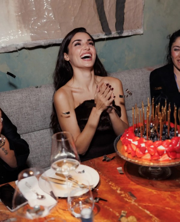 Hande Erçel Londra'ya yerleşiyor!